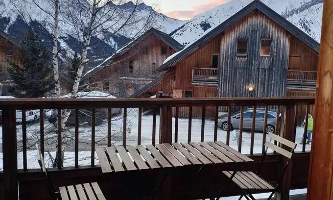 Saint-Jean-d'Arves Apartamento | Residence Les Marmotes - Apartment in wooden chalet near the slopes and ski school