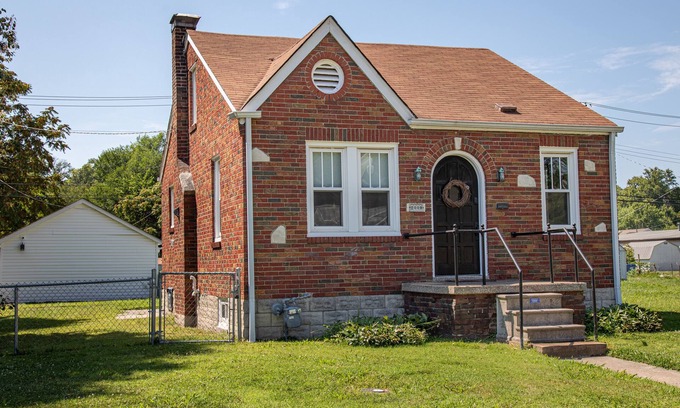 St. Charles Casa | Residence on the Roundabout