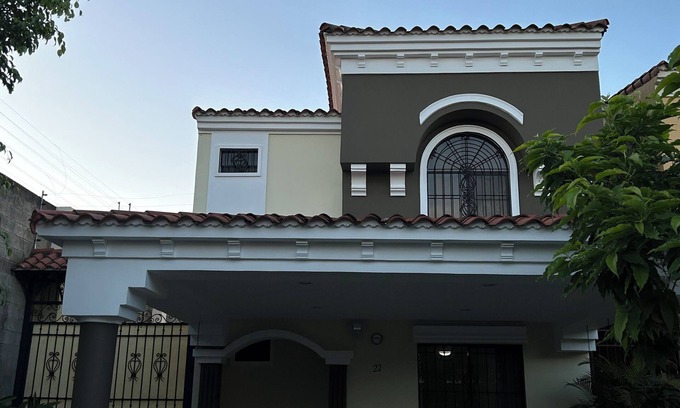 Santa Tecla Casa | Warm and homely residence.