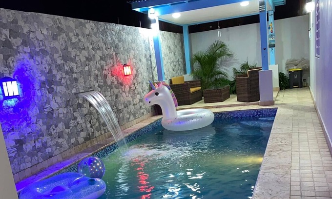 Residencial ROMANA Casa | Residencia Maria- Casa con agua caliente, piscina, recámaras y 21/2 baños.