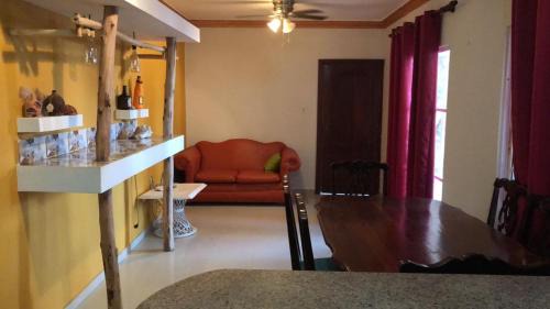 Playa Bibijagua Casa | Residencial espinal 2