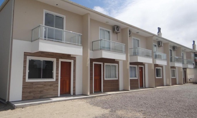 Ingleses do Rio Vermelho Casa | Residencial Maria Elena