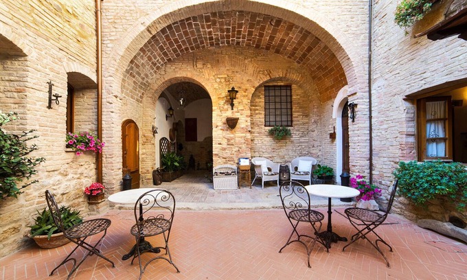 San Gimignano City Centre Casa | Residenza d'Epoca Palazzo Buonaccorsi
