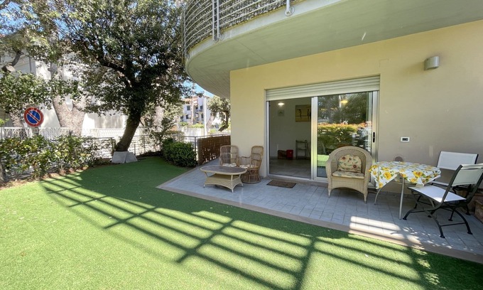 Castiglioncello Apartamento | Residenza Venus - Venus con giardino e doppi servizi