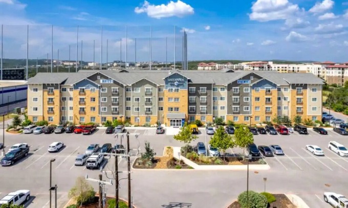 Far North Central Apartamento | Resort Amenities - Close To Six Flags | Pool | Gym