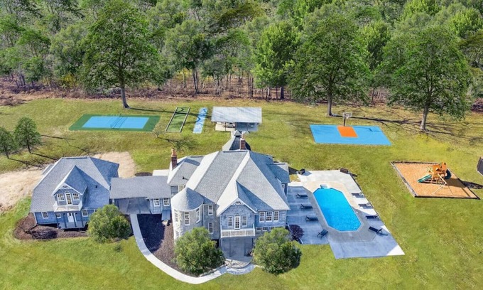 Logan Casa | Resort backyard | Pool | Game Room | Basketball