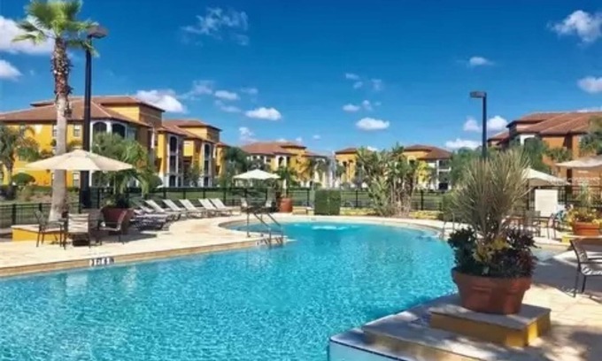 Sarasota Condominio | Resort like 1 BR 1st floor condo, great for a relaxing getaway. close to beaches