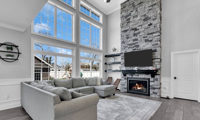 Point Pleasant Casa | Resort like House w/inground pool,theatre room & 8 min drive to Jenkinsons Beach