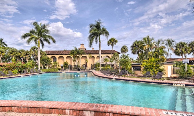 Naples Apartamento | Resort Studio Rental w/ Community Pool in Naples!
