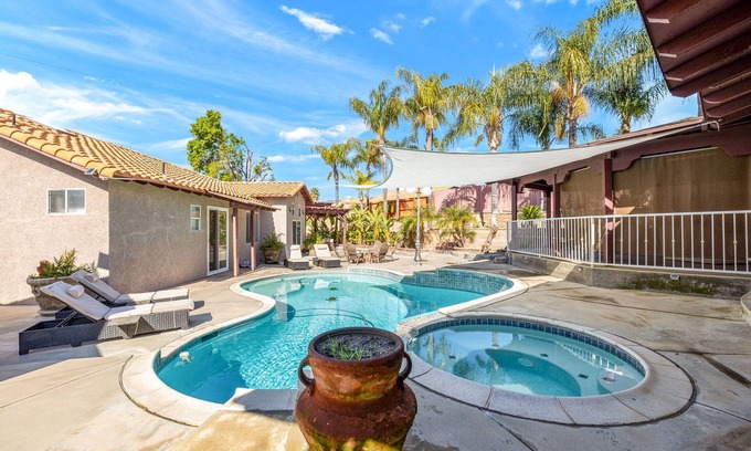 Valle Vista Casa | Resort-Style 5BR + Pool + Sleeps 13 + Pet-Friendly