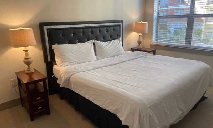 The Galleria Apartamento | Resort Style apartments near Galleria