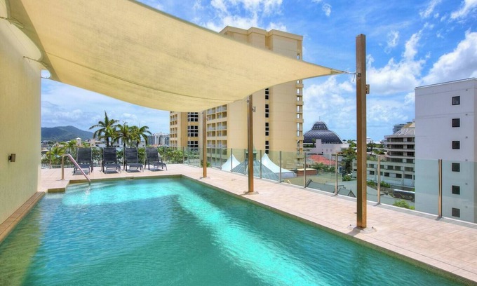 Cairns Central Business District Apartamento | Resort Style Cityview Getaway in Perfect Location