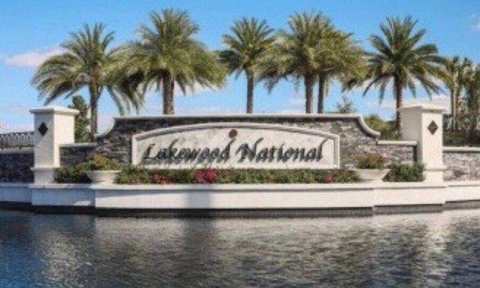 Lakewood Ranch Condominio | Resort Style Condo inside Lakewood National Golf Club
