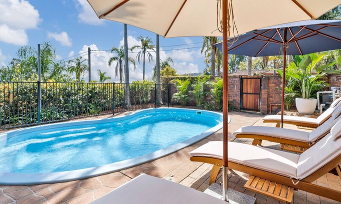 Daleys Point Casa | Resort Style Getaway | Close to Beaches and Cafes