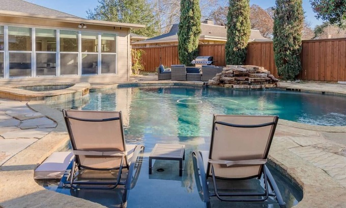 Plano Casa | Resort style heated pool and spa, 4 bedroom, 3 bath luxury house