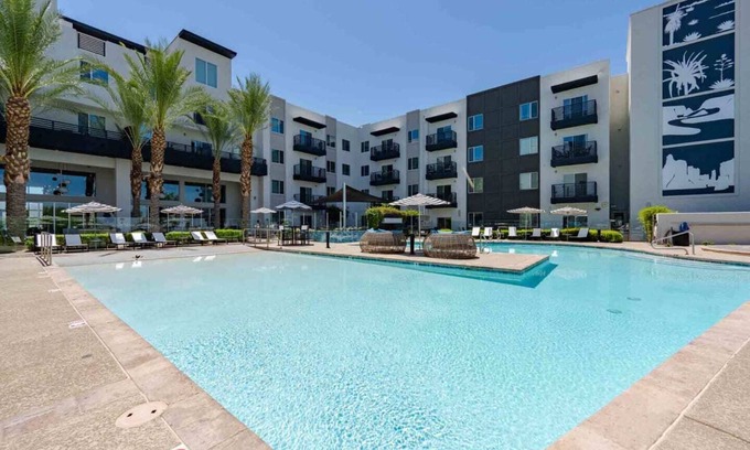 Desert View Village Condominio | Resort style living in N Scottsdale, 5min to Kierland dining, Phoenix Open, Mayo