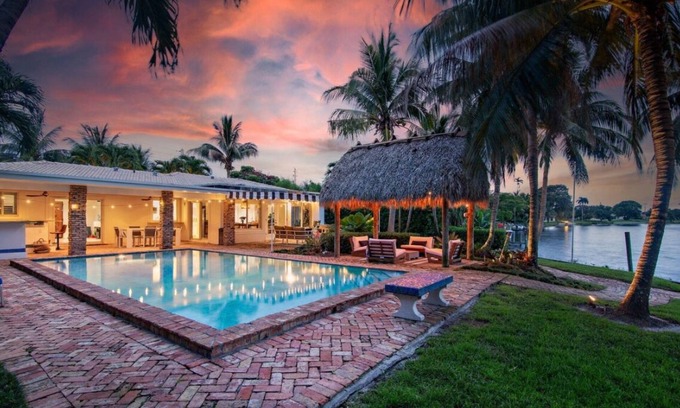 Lake Clarke Shores Casa | Resort-style sophisticated lakefront pool home!