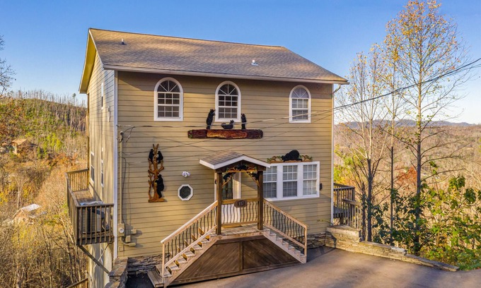 Chalet Village North Cabaña | Resort with Pool Amenity*Game Room*Mtn. View