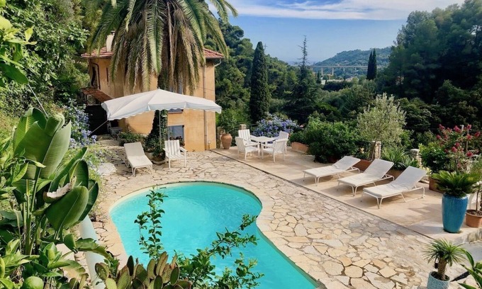 Menton Casa | Venga a descansar en una hermosa naturaleza subtropical en Menton, piscina y mar
