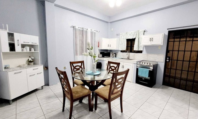 El Dorado Apartamento | Rest Easy El Dorado Cozy, 2 br. Charming Apartment