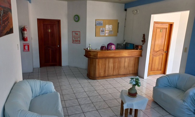 Puerto Villamil Hotel | Hotel La Isla del Descanso