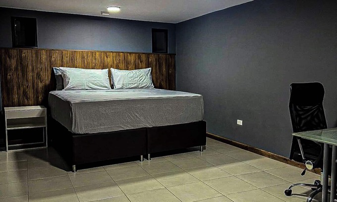La Candelaria Apartamento | Habitación Descansa Plus | Cama King | Baño Privado
