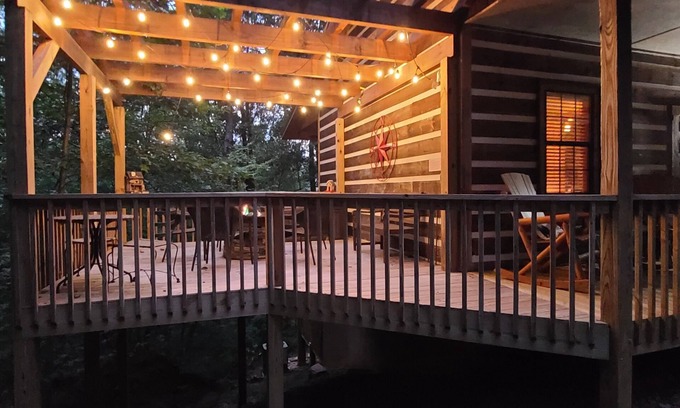 Cleveland Cabina | Rest & Relaxation - Fire pit/hot tub/Fiber Optic Internet