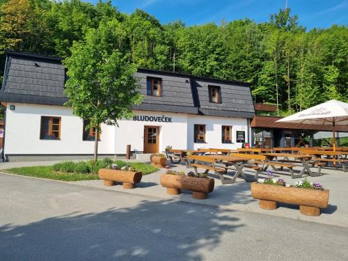 Bludov Casa | Restaurace a Penzion Bludoveček