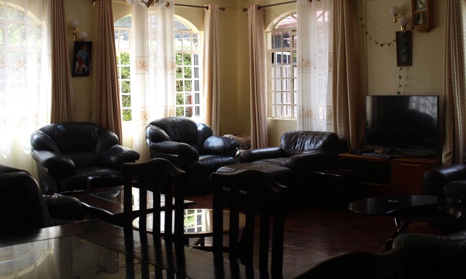 Nyeri County Casa | Restaurant and lounge in Narmoru Kenya at the foot of Mt Kenya