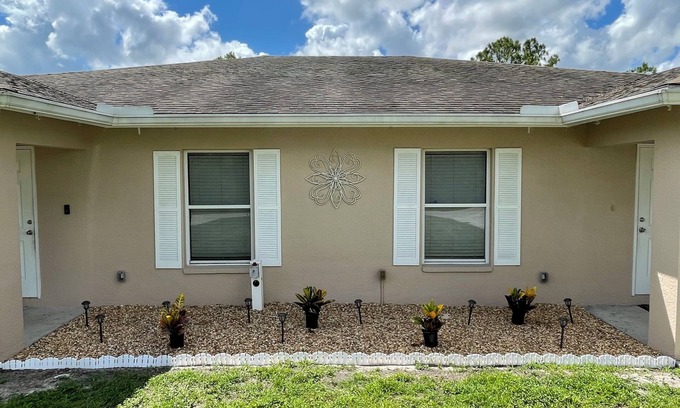 Westminister Casa | Restful Lehigh Duplex, 185+ 5 star Clean & Comfortable Stays
