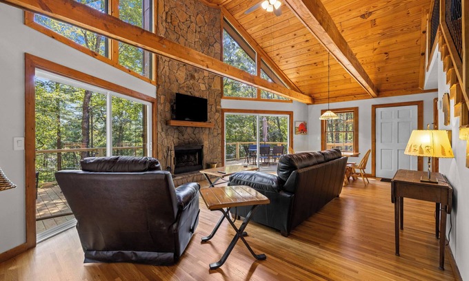 Sautee Nacoochee Cabina | Restin’ on the Ridge – Perfect Mountain Getaway for Family and Friends