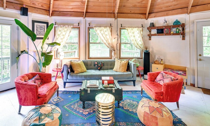 Roxbury Apartamento | Restorative Catskills Hideaway w/ Deck on 15 Acres