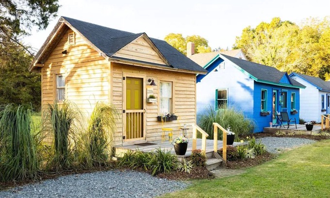 Cape Charles Casa | Restored 1930’s Tiny Home 3 min to Cape Charles