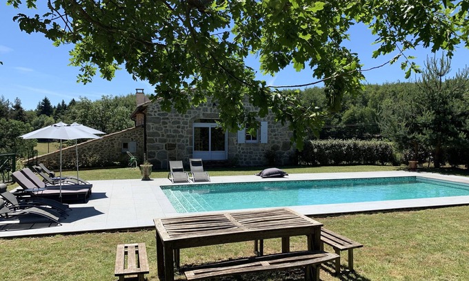 Boffres Casa | Granja de Ardèche restaurada con piscina climatizada