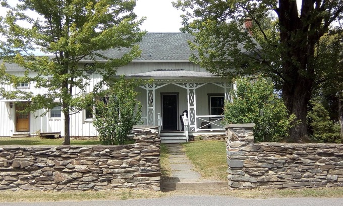 Red Hook Casa | Restored Farm House in quaint Hudson Valley Town of Red Hook, Dutchess County