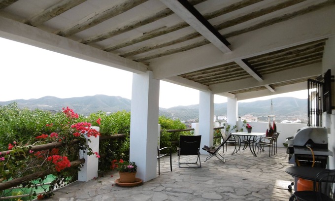 Sorbas Cabaña | millerhouse restaurada, piscina privada y jardines, aire acondicionado reversible, muy tranquila, mascotas