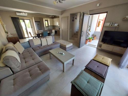 Karpenisi Casa | Rethymno Suburb Maisonette