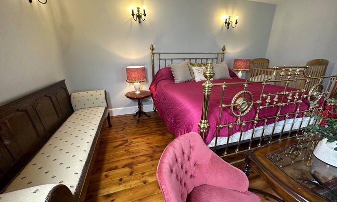 Cassington Casa | Retreat 4-bedroom Country Manor, HotTub,Ample Parking, Walking routes