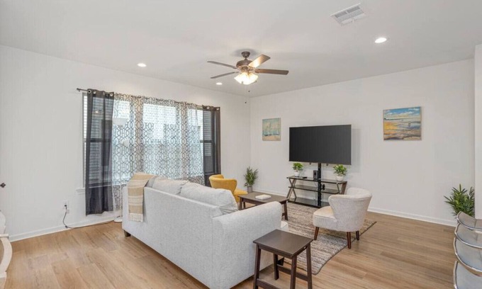 Highlands - Perkins Casa | Retreat at Louisiana State Capitol by LSU - CB1016