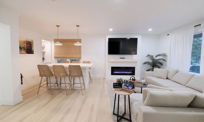 St. Davids Casa | Retreat by the Vineyard |Panoramic Sauna |Hot Tub |EV Charger