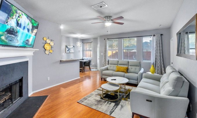 Roanoke Casa | Retreat in Roanoake |Roanoke Hidden Oasis | Resort Style Living