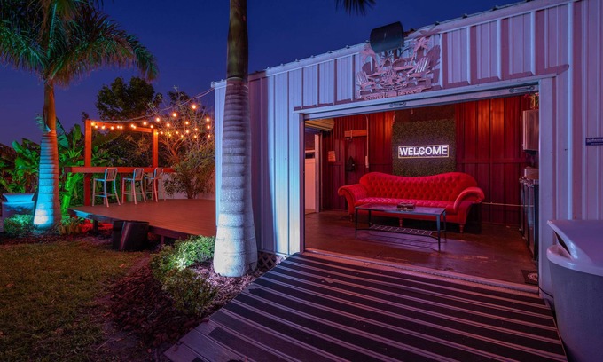 Orlando Casa | #LakeBeachKayaksHotTub