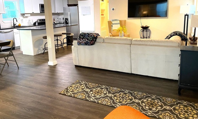 Leander Casa | Retreat near Lake Travis | Free On-Site Boat Parking