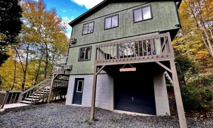 East Stroudsburg Chalet De Esquí | Retreat to Jackson's Ridge and enjoy the Poconos!