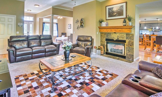 Nixa Casa | Retreat w/ Fire Pit ~ 16 Mi to Springfield!