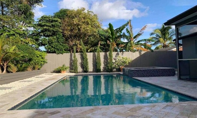 Boynton Beach Villa | RETREAT with SALT WATER HEATED POOL & SPA. SUMMER AVAILABLE !