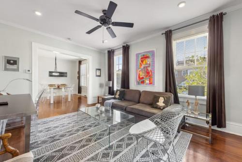 Charlotte Casa | Retro 1BR in Elizabeth with Porch & Eclectic Design