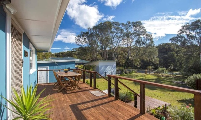 Kioloa Casa | Retro Beach Cottage - classic surf getaway