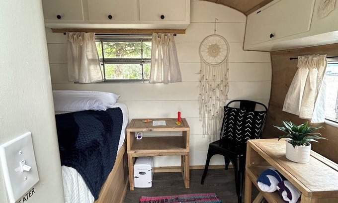 Lava Hot Springs Casa | Retro Camper king size bed