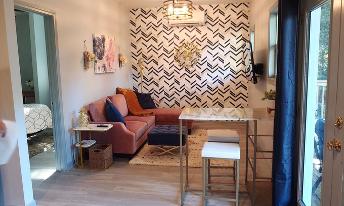 Belknap Apartamento | Retro Chic Private Highlands Getaway